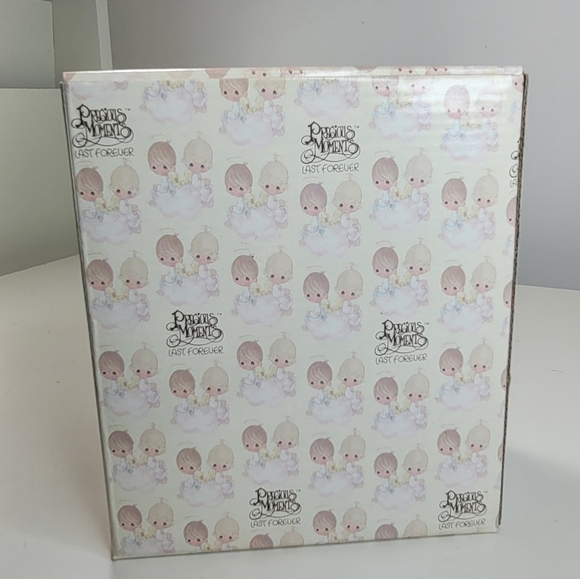 February Precious Moment Figurine Vintage 1987 NEW in original box - Picture 3 of 4